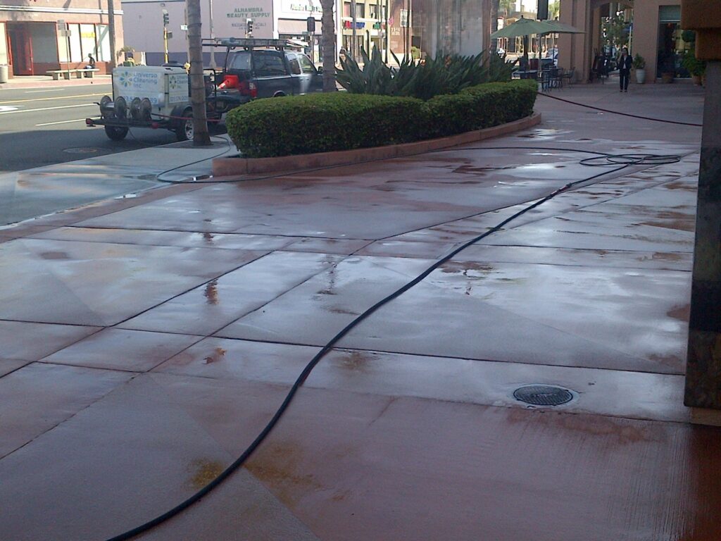Plaza Washing
